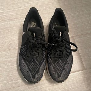 Nike Men’s Zoom Winflo Running Shoes